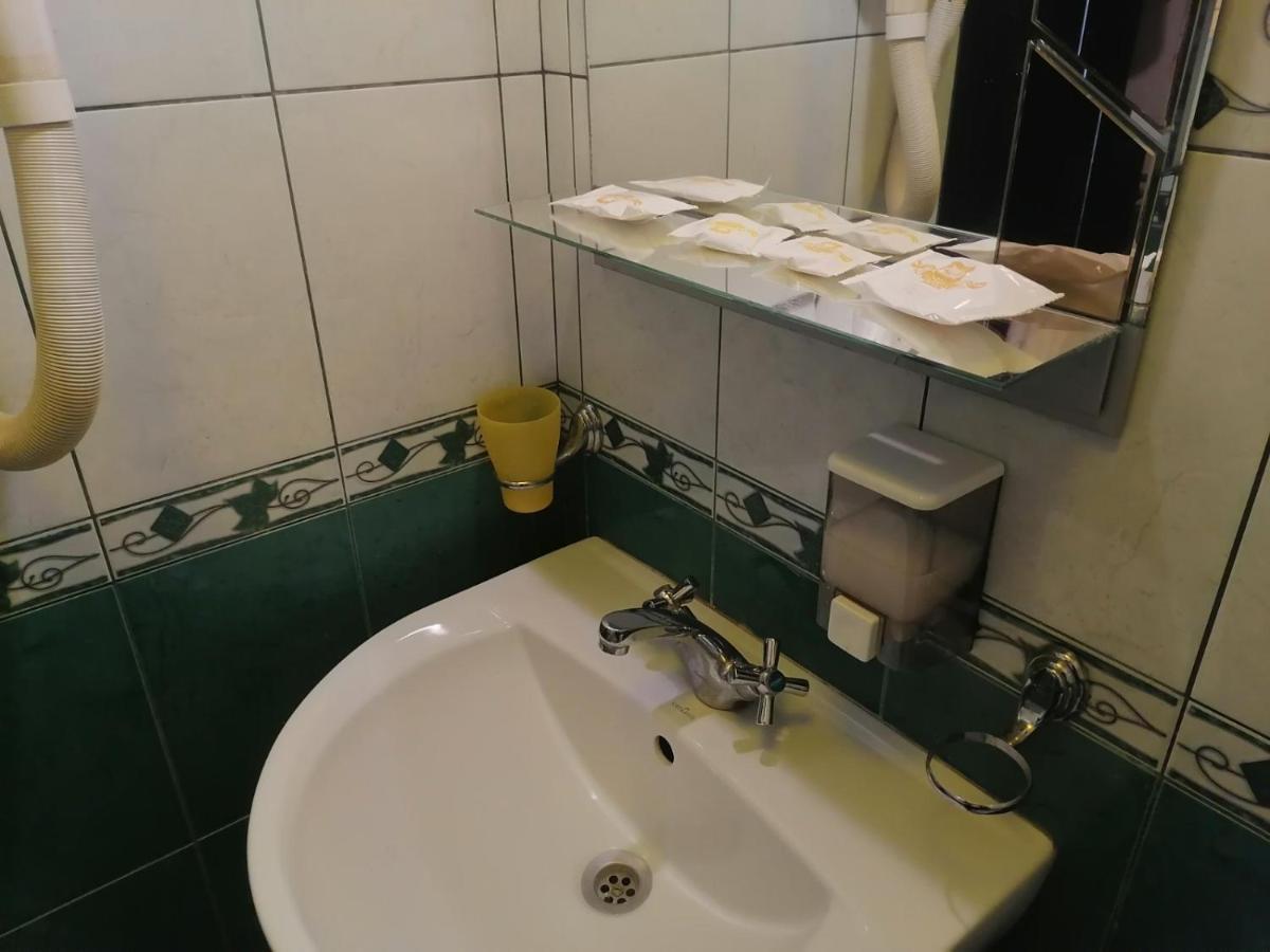 Hotel Argo Premium à Lviv Extérieur photo